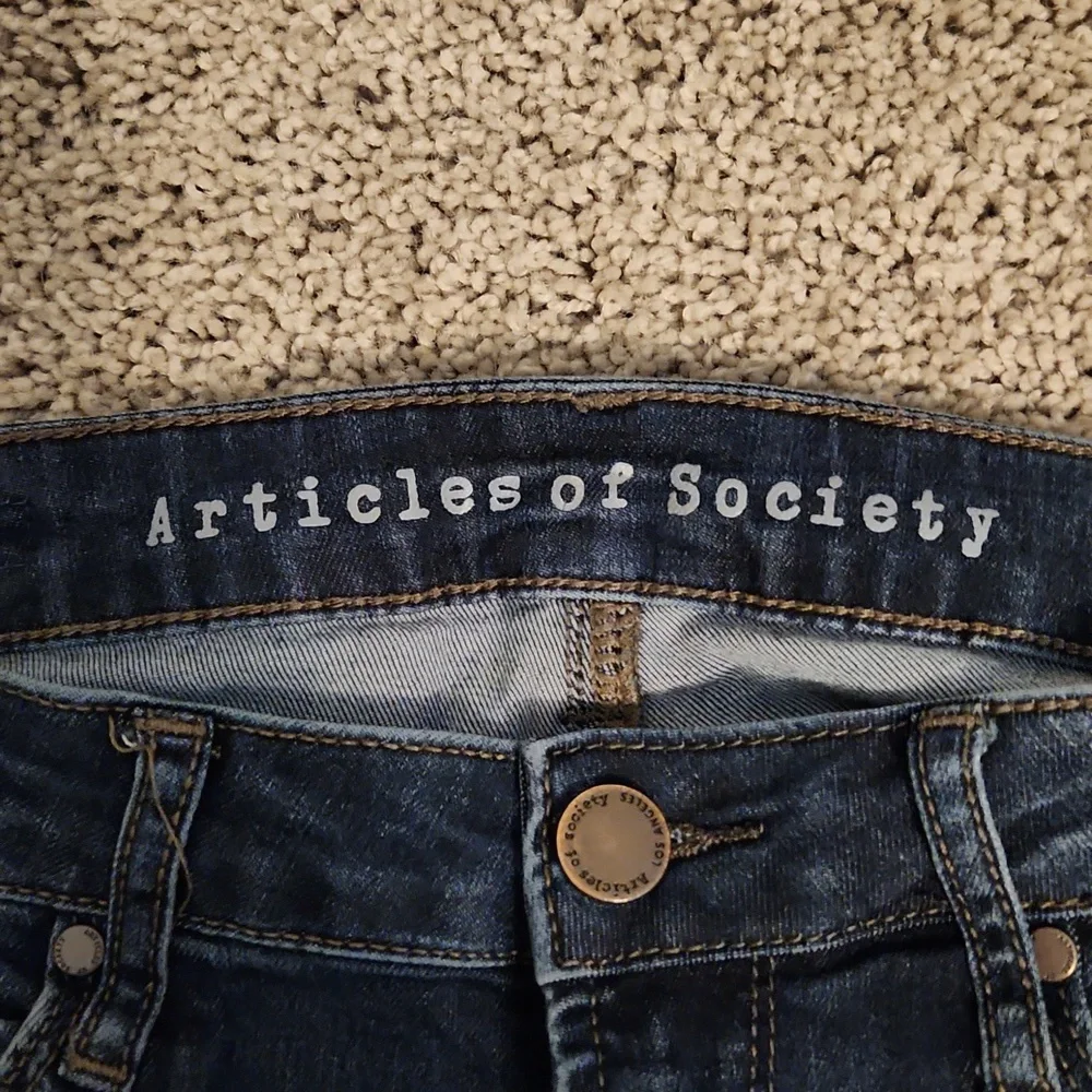 Jeans - Picture 2 of 4